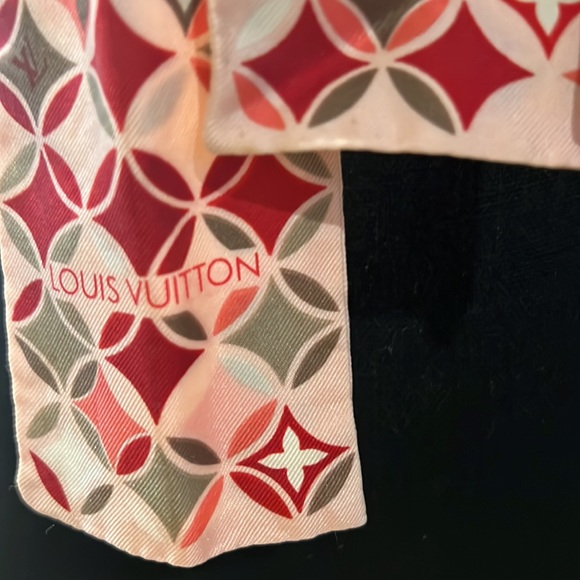 Louis Vuitton head scarf sash - Picture 4 of 5